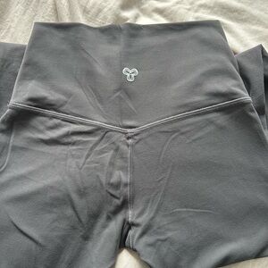 Aritzia grey high rise butter leggings